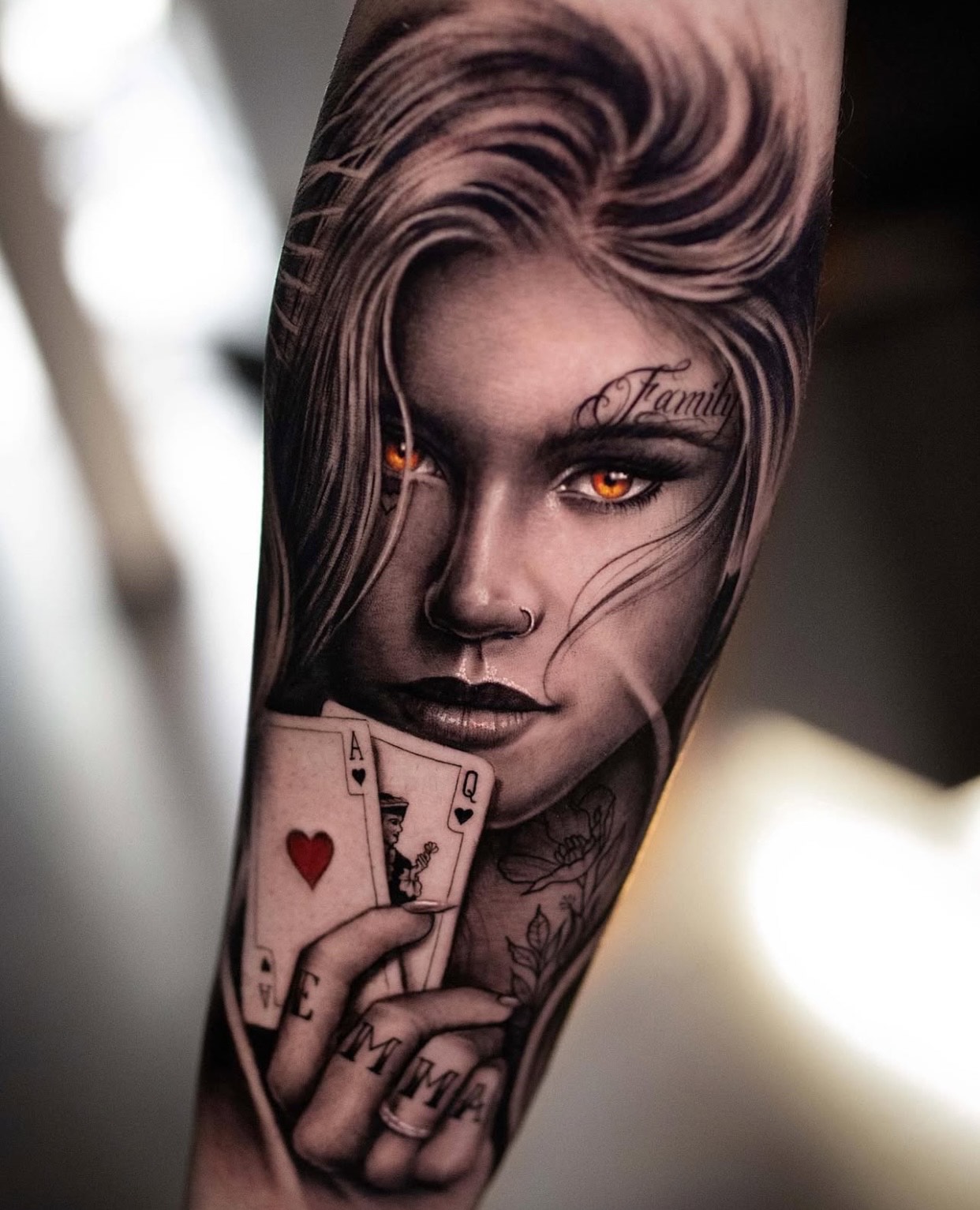 Piercing Industrial, tatuaje de Vertikal Tattoo Studio